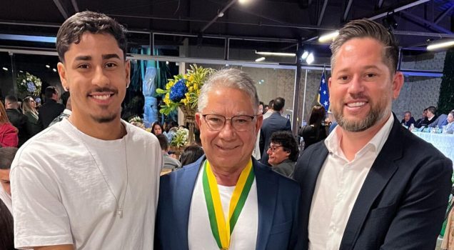 Secretário de Finanças de Valparaíso de Goiás, Miltinho, é homenageado pela Câmara Municipal