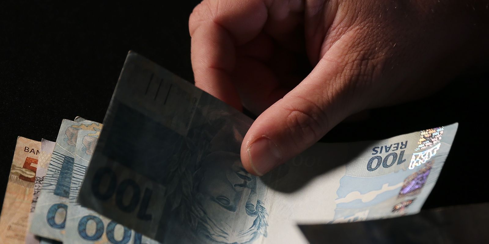 Mercado prevê inflação de 5,24% e PIB de 2,21 em 2025