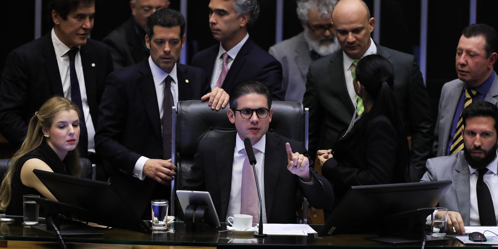 Câmara aprova urgência para proposta que reduz benefícios fiscais
