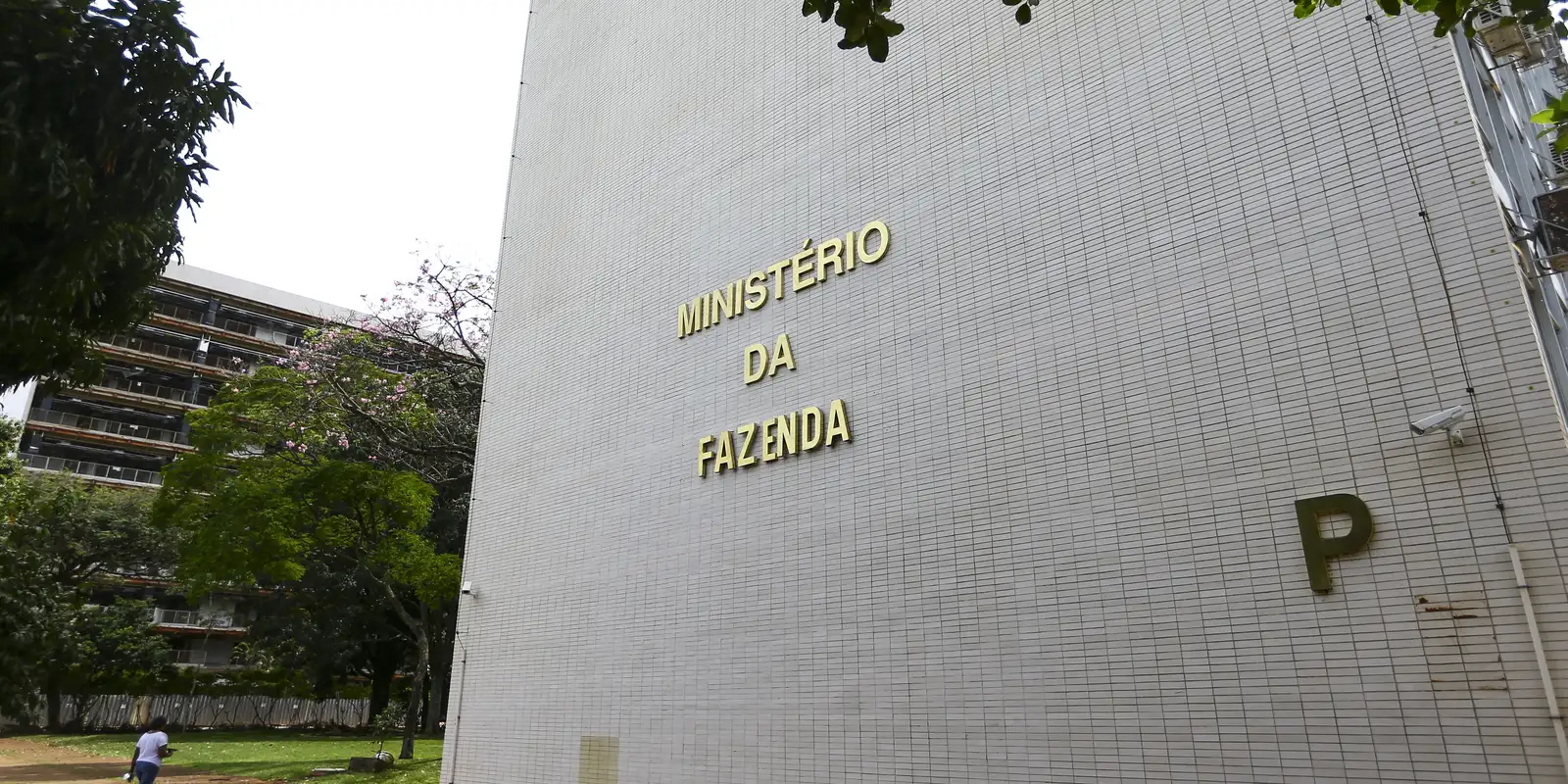 Ministério da Fazenda aumenta para 2,5% estimativa do PIB em 2025
