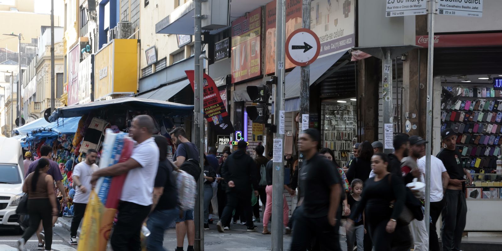 Pirataria é fiscalizada e combatida, dizem lojistas da 25 de Março