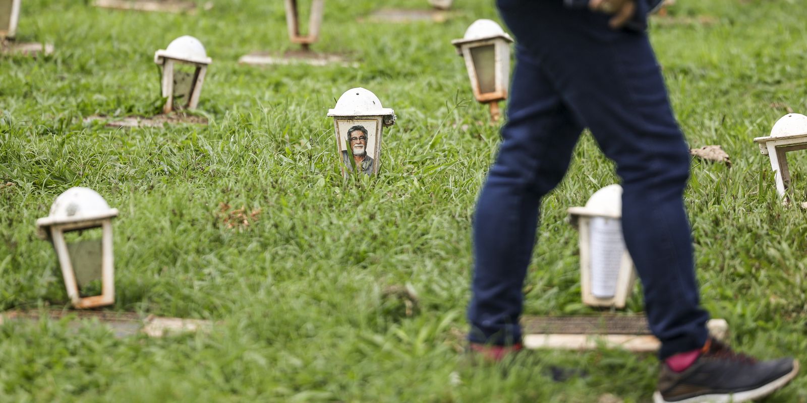 Brasileiros não resgatam de R$ 10 mil a R$ 50 mil de parentes mortos
