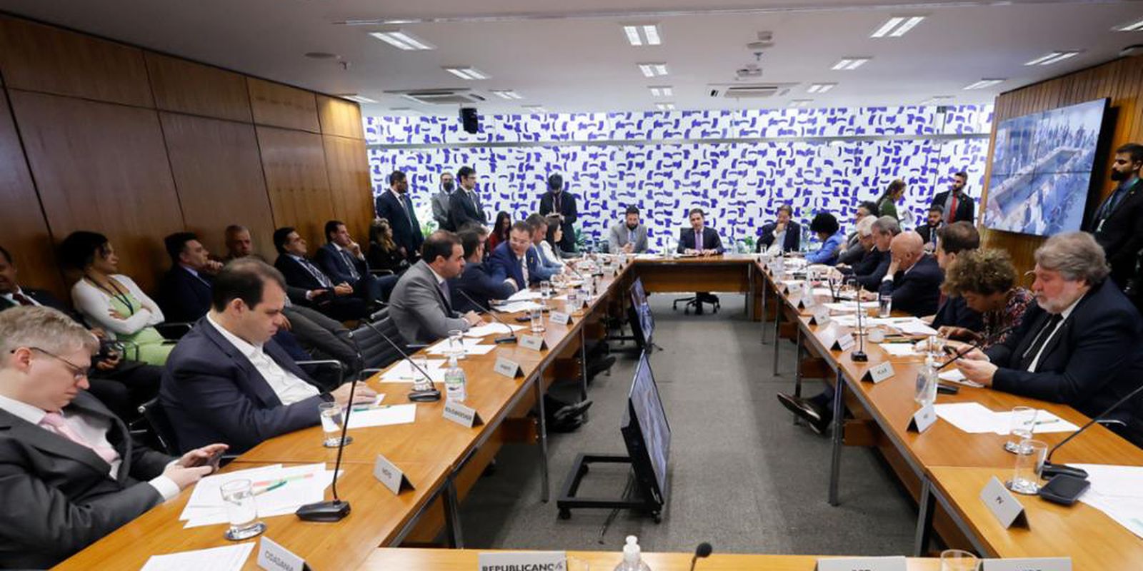 Câmara apresenta texto sobre adultização infantil nas redes em 30 dias