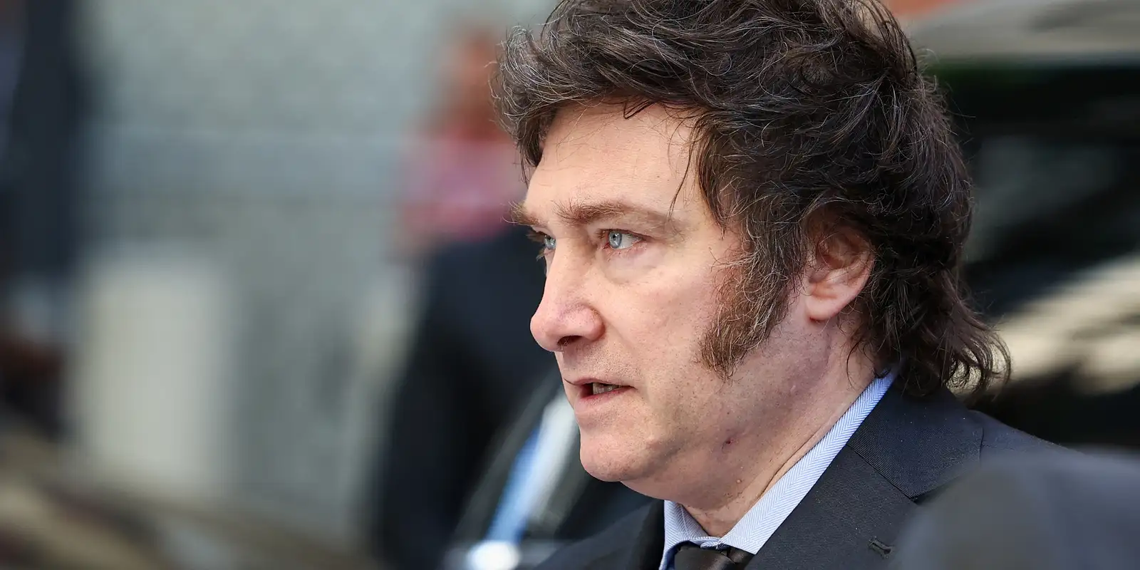 PF encontra no celular de Bolsonaro pedido de asilo a Milei