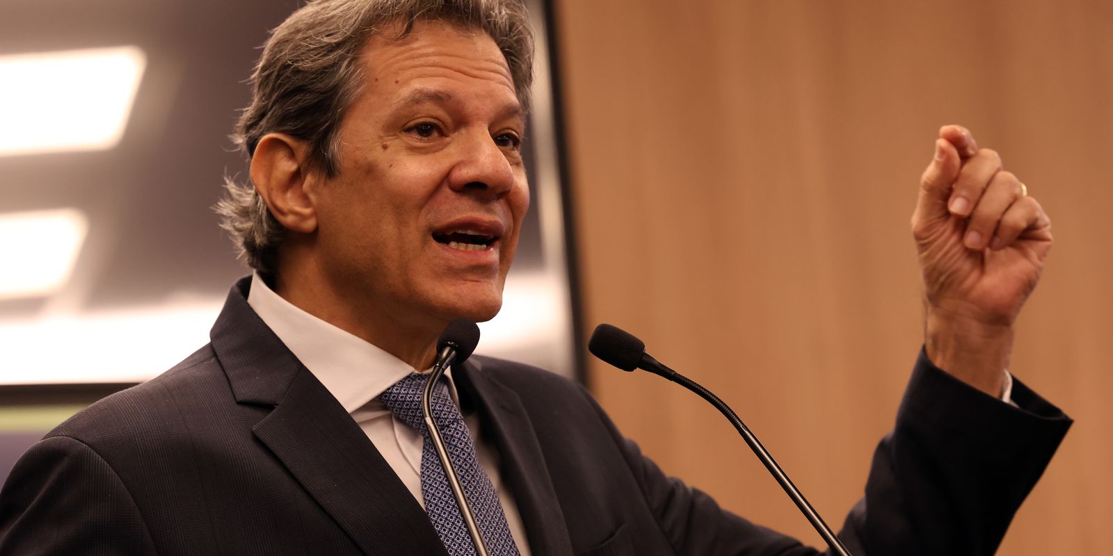 Haddad: atrelar votação da isenção do IR à da anistia é loucura