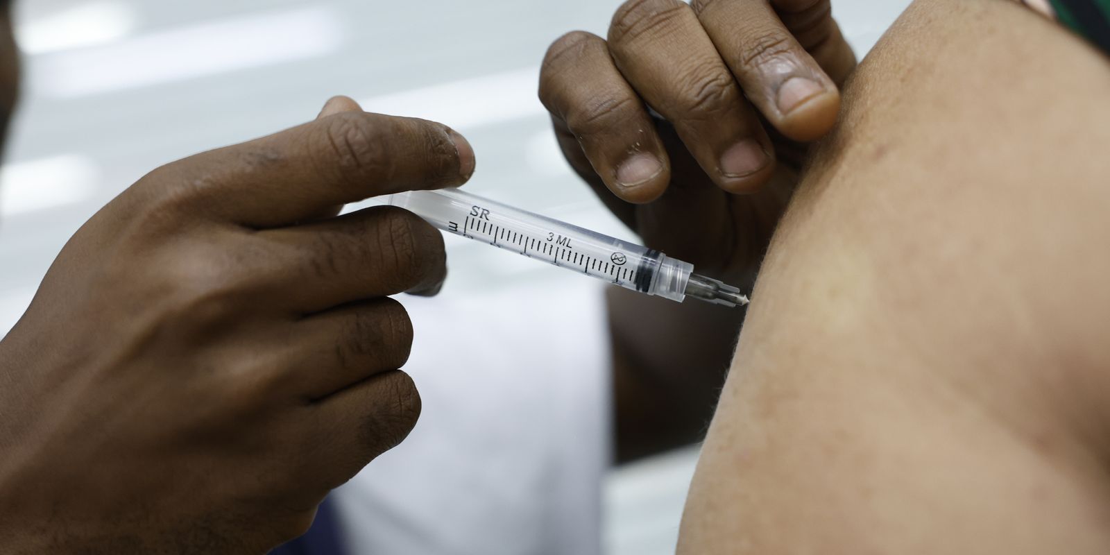 Internação por Influenza A e Covid crescem no Distrito Federal e Goiás