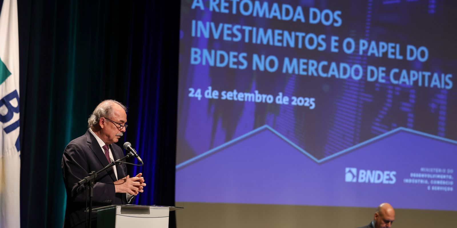 Mercadante defende democratizar acesso ao mercado de capitais