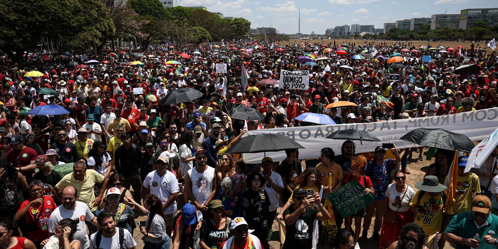 No DF, ato contra anistia e PEC da Blindagem leva milhares às ruas