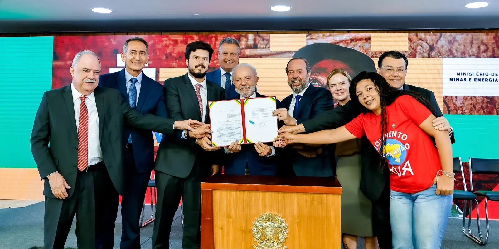 Lula sanciona gratuidade em conta de luz para famílias de baixa renda