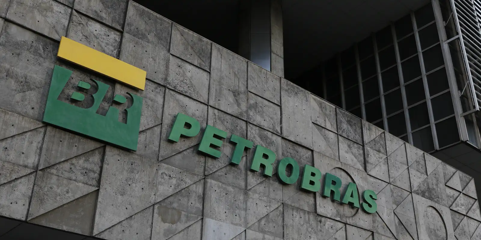 Petrobras anuncia R$ 2,6 bilhões para indústria naval na Bahia