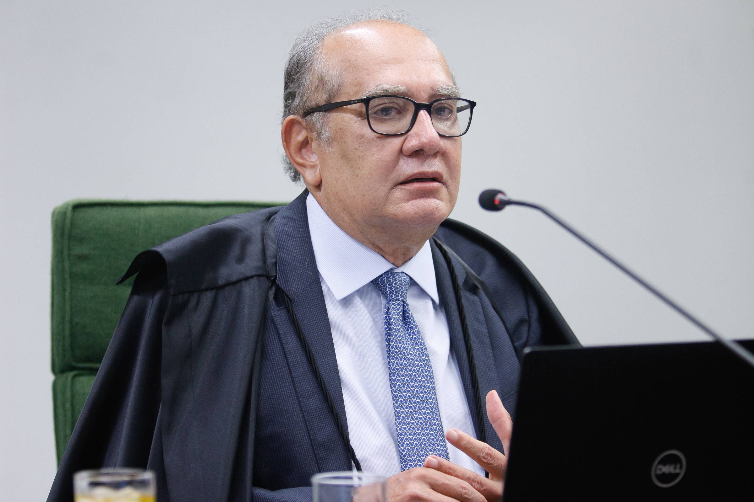 Urgente: Gilmar Mendes decide que apenas a PGR pode pedir impeachment de ministros do STF