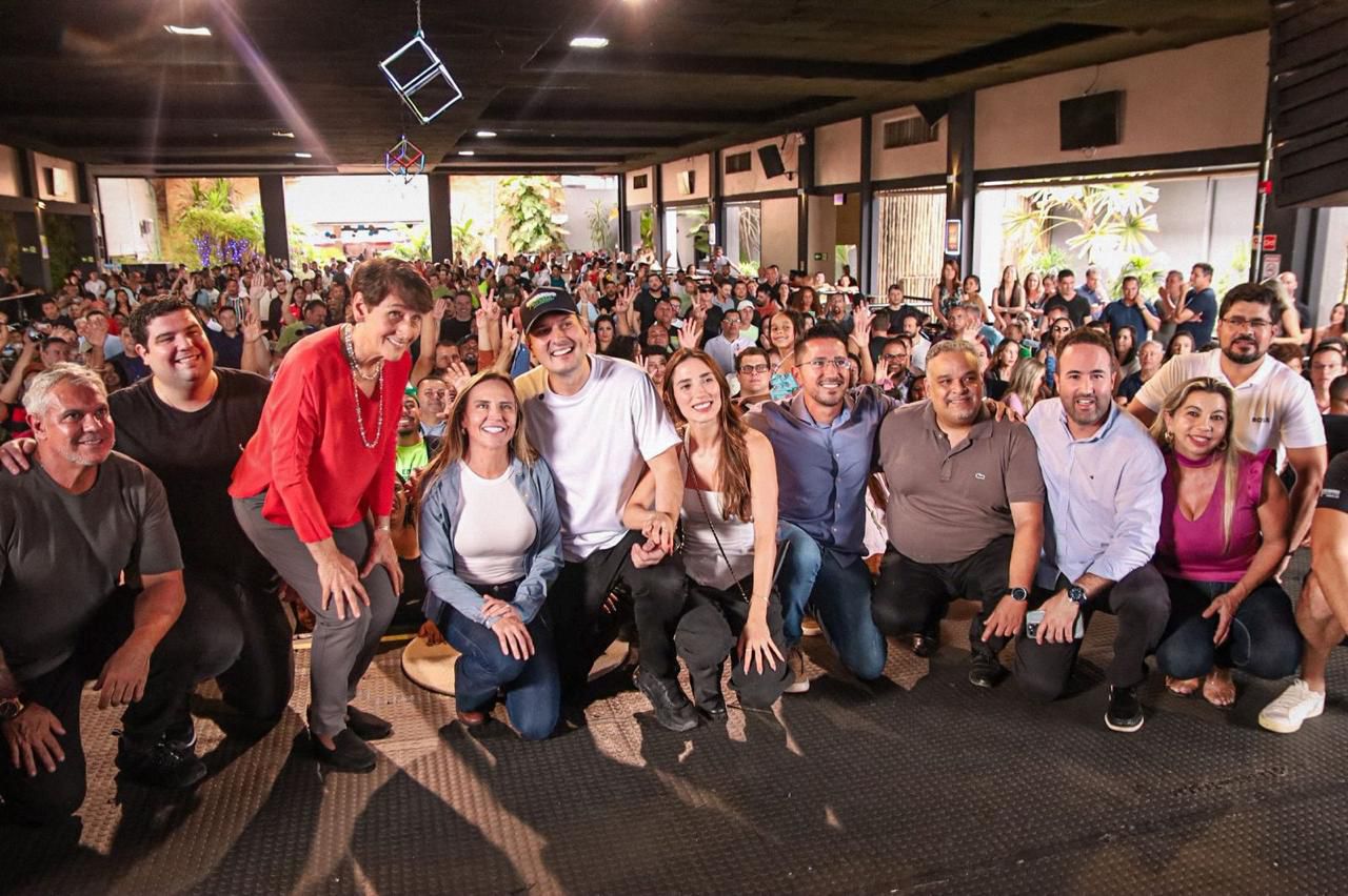 Eduardo Pedrosa reúne amigos correligionários e políticos em confraternização