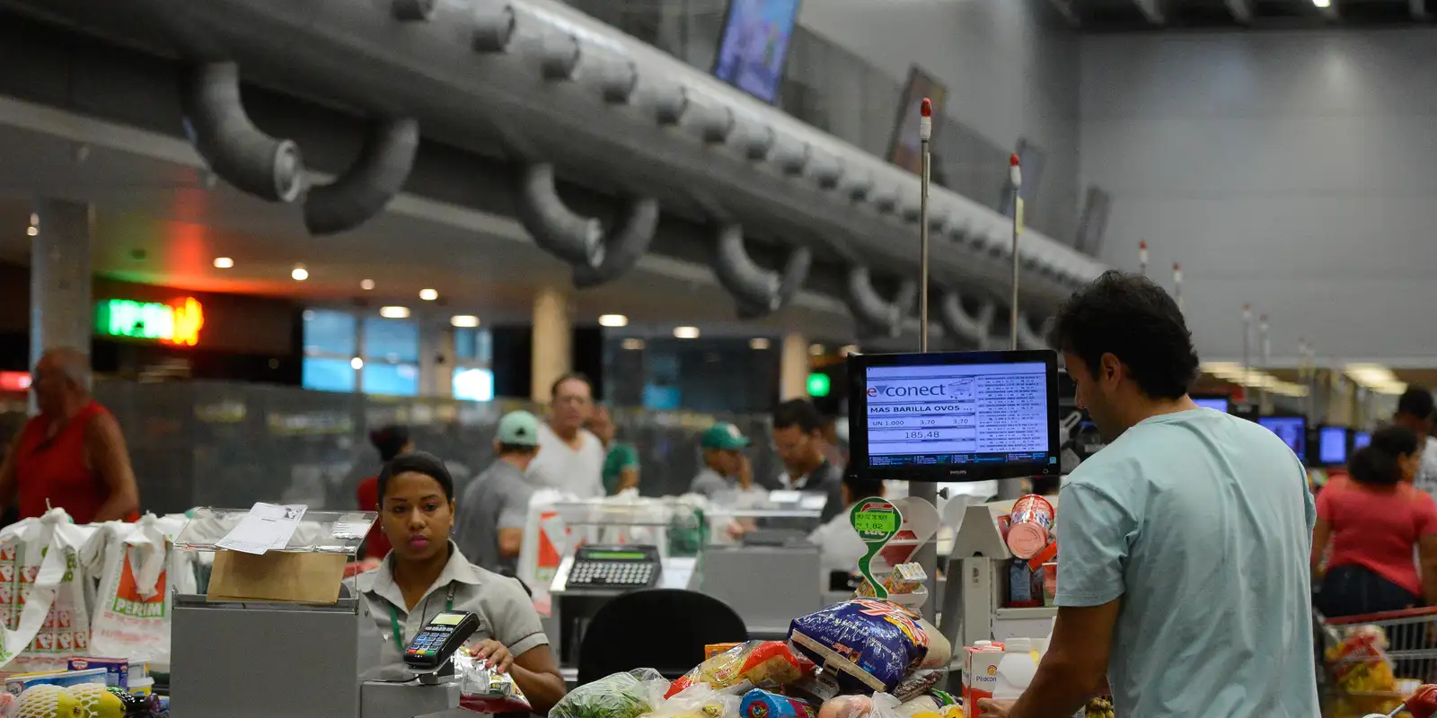 Estudo aponta fatores estruturais para inflação de alimentos no Brasil