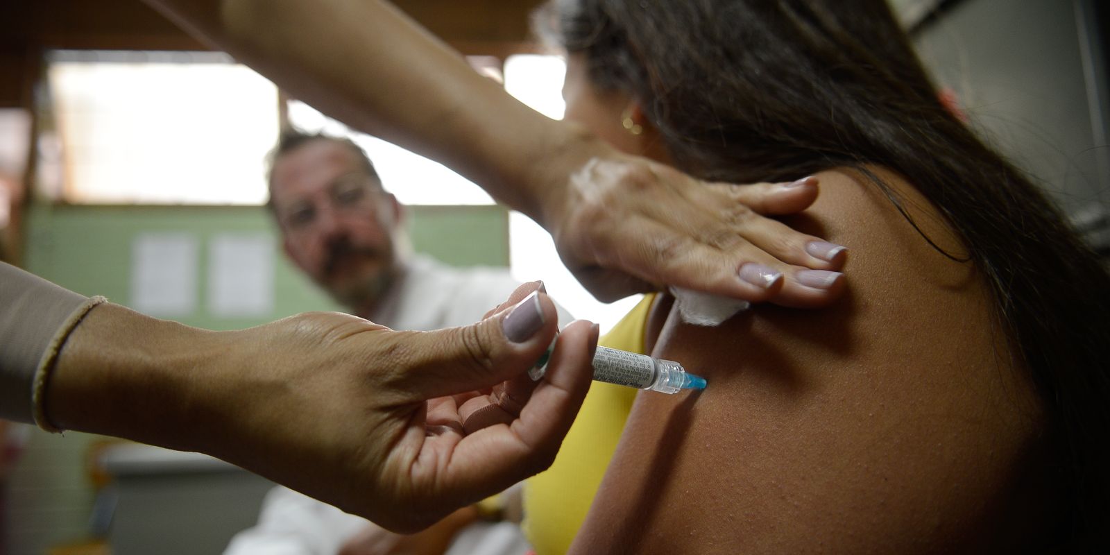 Empresas deverão informar trabalhadores sobre cânceres e vacinas