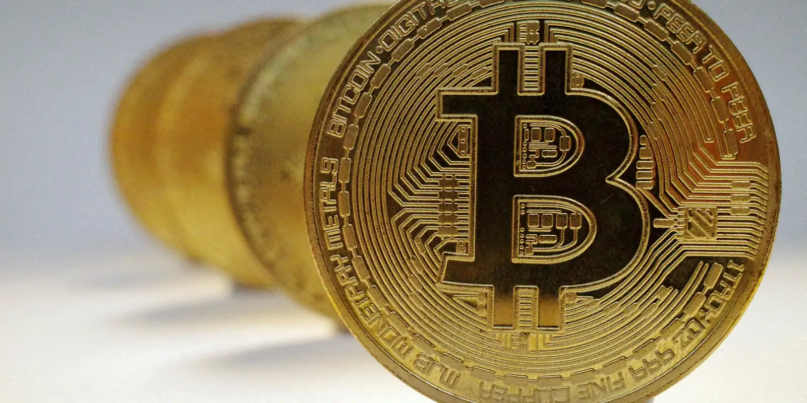 BC amplia controle sobre criptomoedas e mira carteiras próprias